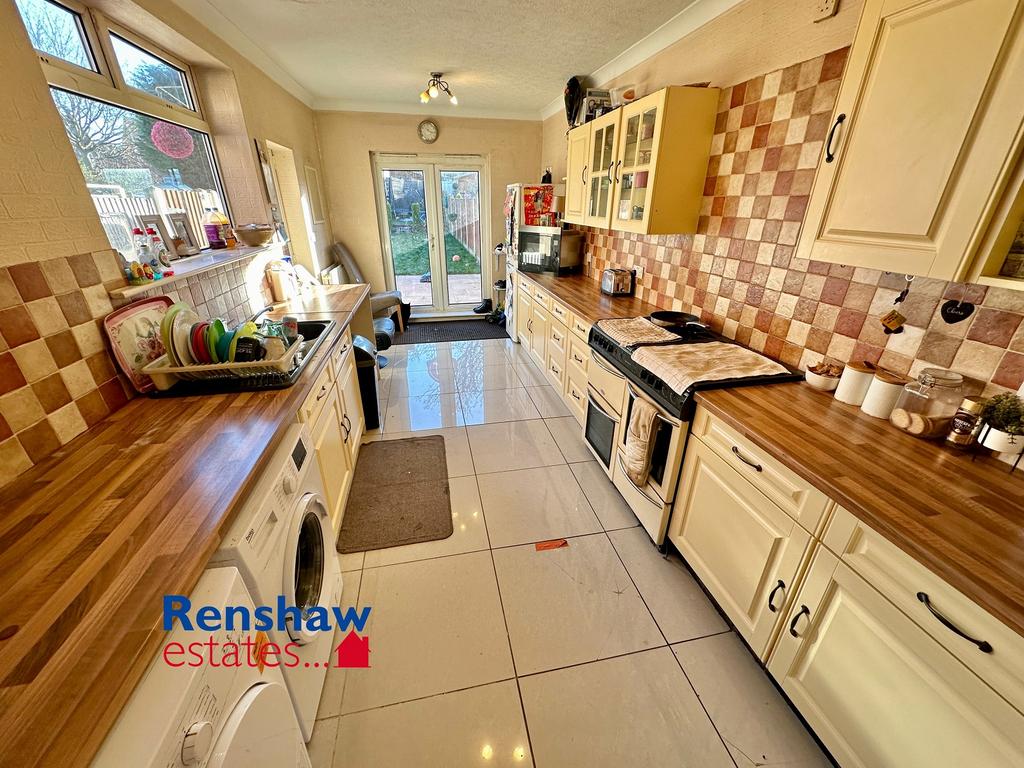 Wharncliffe Road, Ilkeston, Derbyshire 3 bed semidetached house for