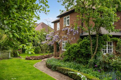 61 Hauxton Road, Little Shelford, Cambridge, CB22 5HJ