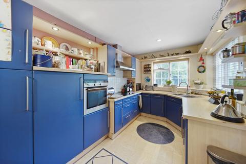 61 Hauxton Road, Little Shelford, Cambridge, CB22 5HJ