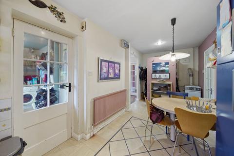 61 Hauxton Road, Little Shelford, Cambridge, CB22 5HJ