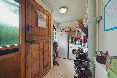 61 Hauxton Road, Little Shelford, Cambridge, CB22 5HJ