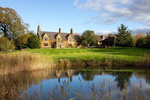 3 bedroom detached house for sale, Bell Hill, Finedon, Northamptonshire, NN9