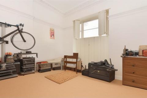 2 bedroom flat for sale, Sussex Gardens, London W2