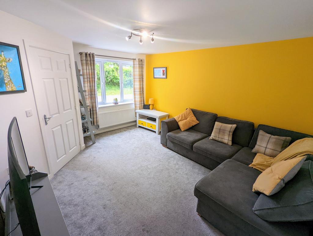 Cranbrook, Exeter EX5 3 bed semidetached house for sale £270,000