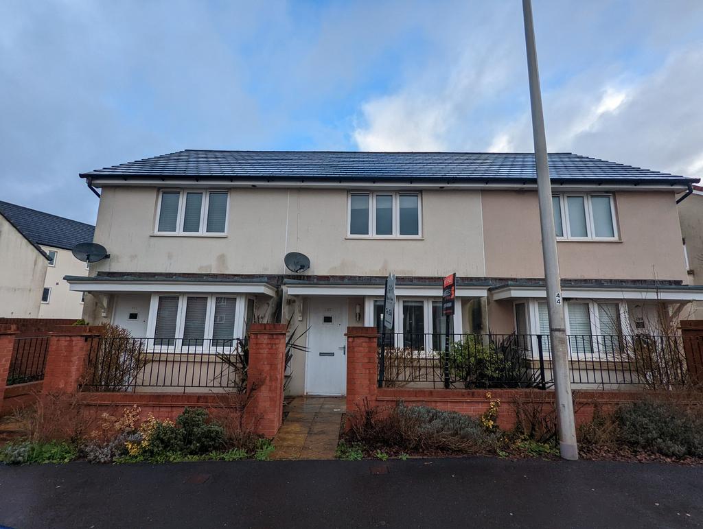 Cranbrook, Exeter EX5 2 bed terraced house for sale £200,000
