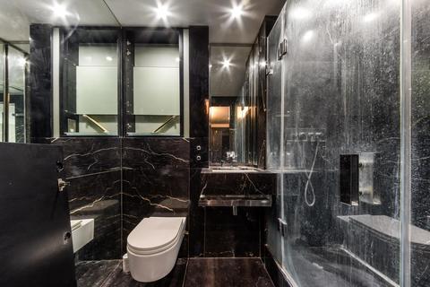 undefined, Pan Peninsula, East Tower, Canary Wharf, E14