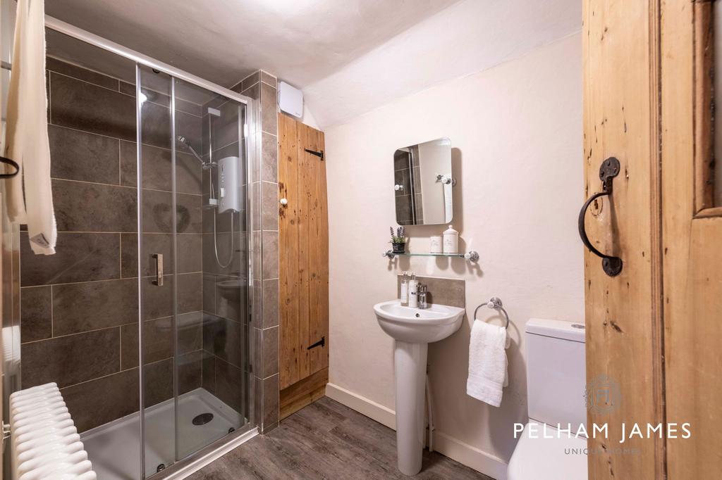 Principal En Suite, Manor Cottage, Brigstock