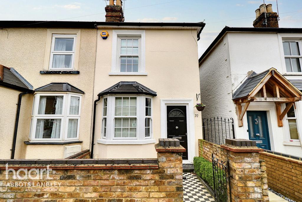 Adrian Road, Abbots Langley 2 bed semidetached house for sale £475,000