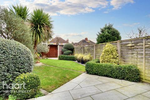 37 Adrian Road, Abbots Langley, WD5 0AG