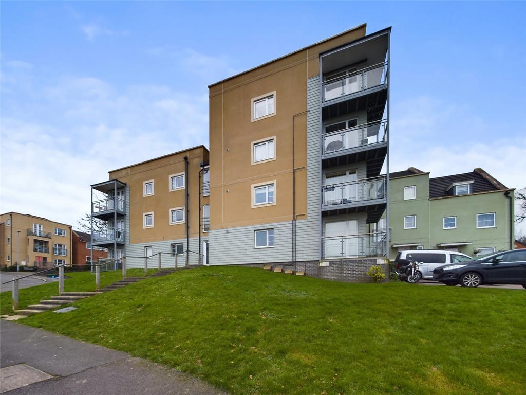 Ledbury Court, Cheltenham, Gloucestershire, GL52 2 bed apartment for
