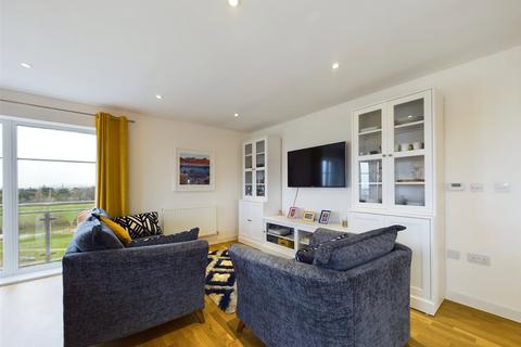 2 bedroom apartment for sale, Ledbury Court, Cheltenham, Gloucestershire, GL52