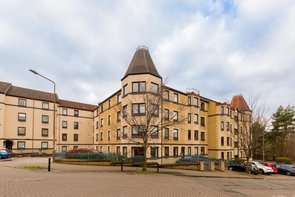 43/2 West Bryson Road, Harrison Park Apartments, Edinburgh, EH11 1BQ 2