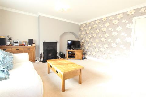 3 bedroom duplex to rent, High Road, Ickenham, UB10