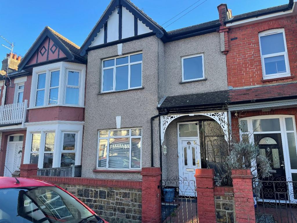 Flat, Hildaville Drive, WestcliffonSea 1 bed flat £1,000 pcm (£231 pw)