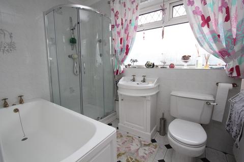 32 Adenfield Way, Rhoose, Barry, CF62 3EA
