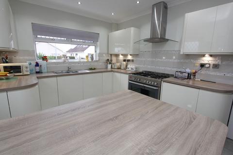 32 Adenfield Way, Rhoose, Barry, CF62 3EA
