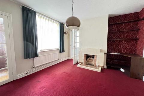 3 bedroom end of terrace house for sale, Corby Road, Weldon
