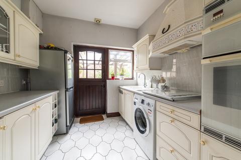 82 Fawkham Avenue, Longfield, DA3 7HE