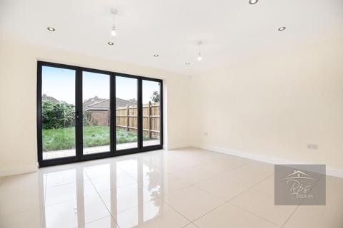 3 bedroom semi-detached house for sale, Hounslow TW5