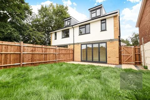 3 bedroom semi-detached house for sale, Hounslow TW5