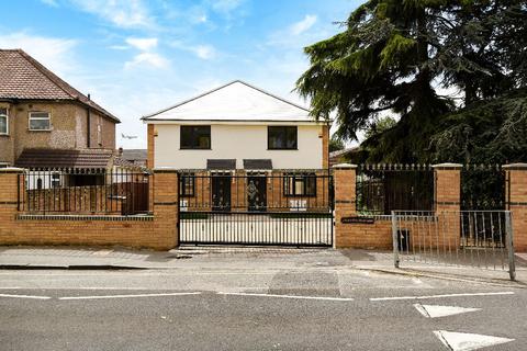 10 bedroom semi-detached house for sale, Hounslow TW5