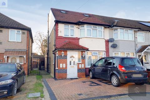 4 bedroom end of terrace house for sale, Hounslow TW4