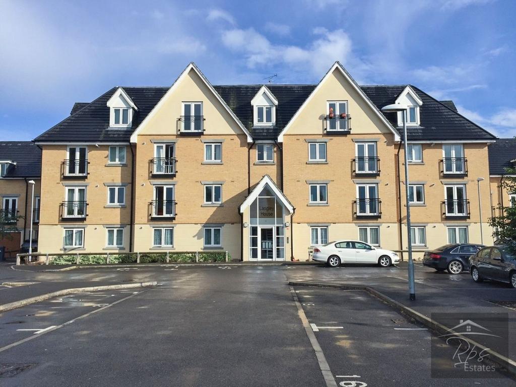 Beavers Lane, Hounslow TW4 2 bed flat for sale £335,000