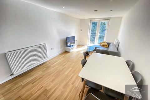 2 bedroom flat for sale, Beavers Lane, Hounslow TW4