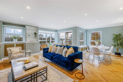 4 bedroom penthouse to rent, Russell Close, London, W4