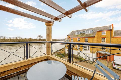 undefined, Russell Close, London, W4
