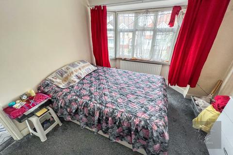 1 bedroom in a house share to rent - Hounslow TW5