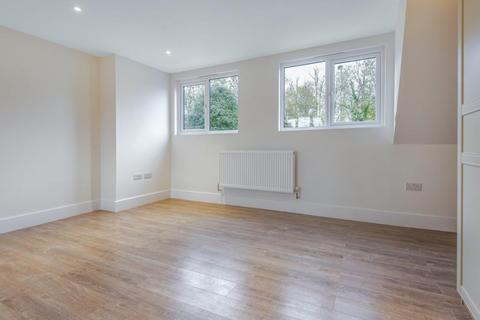 Studio to rent, High Wycombe HP13