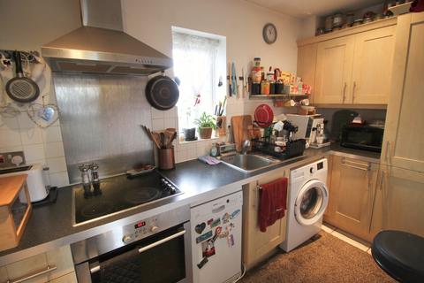 2 bedroom flat for sale, John Hall Way, High Wycombe HP12