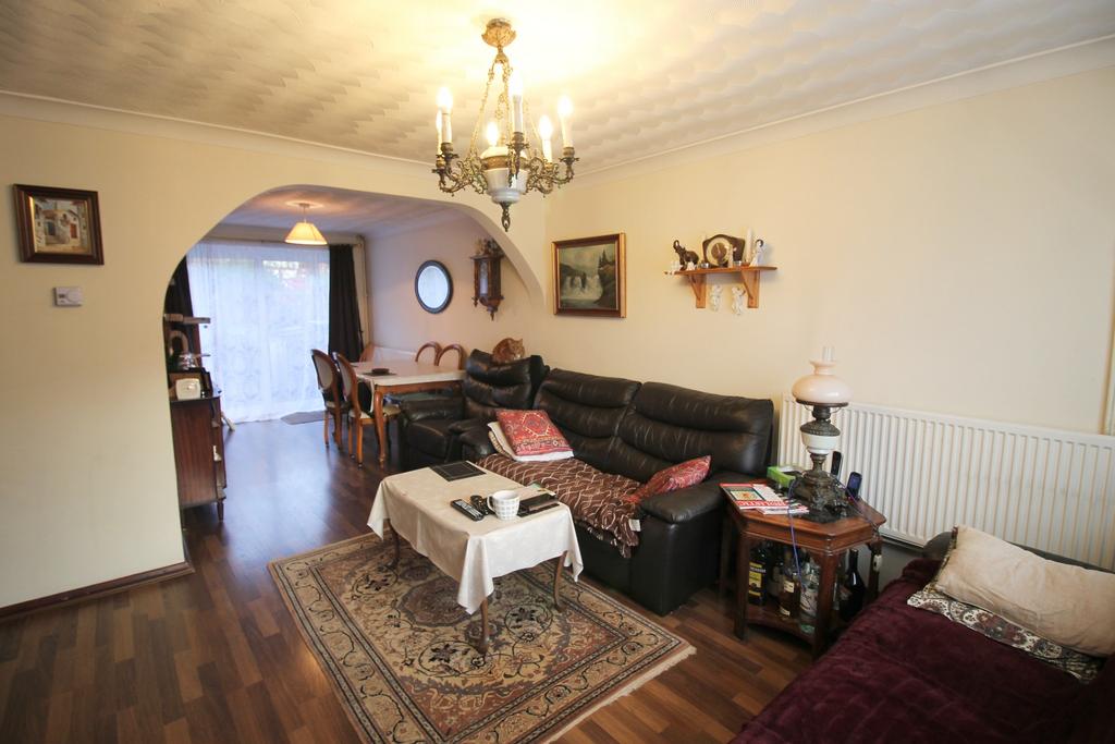 Sands, High HP12 3 bed end of terrace house for sale £365,000