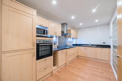 2 bedroom flat for sale, Carisbrooke Road, Far Headingley, Leeds, LS16