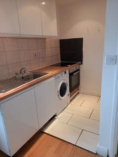 3 bedroom flat to rent, First Floor Flat, Sunnymead Road, Kingsbury, NW9