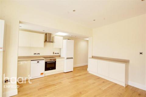 4 bedroom detached house to rent, Bosworth Road, N11