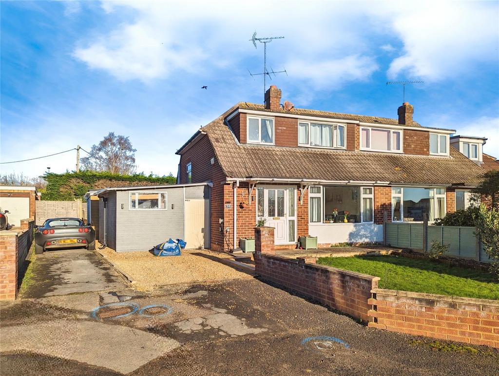 Leyland Gardens, Shinfield, Reading, Berkshire, RG2 3 bed semidetached
