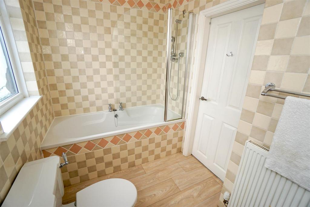 BATHROOM (1 of 1).jpg