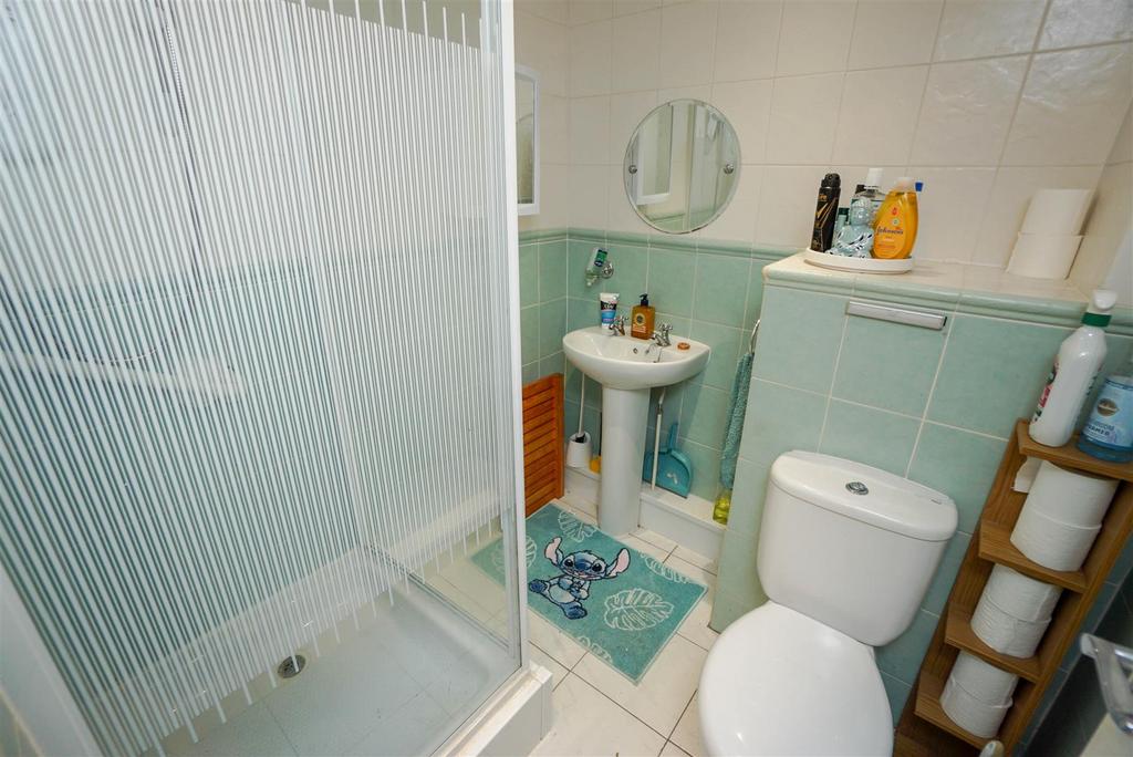 GROUND FLOR SHOWER (1 of 1).jpg