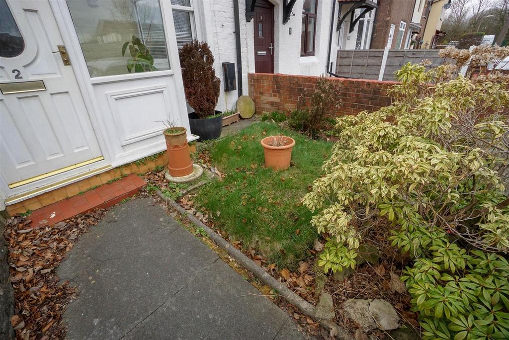 FRONT GARDEN (1 of 1).jpg