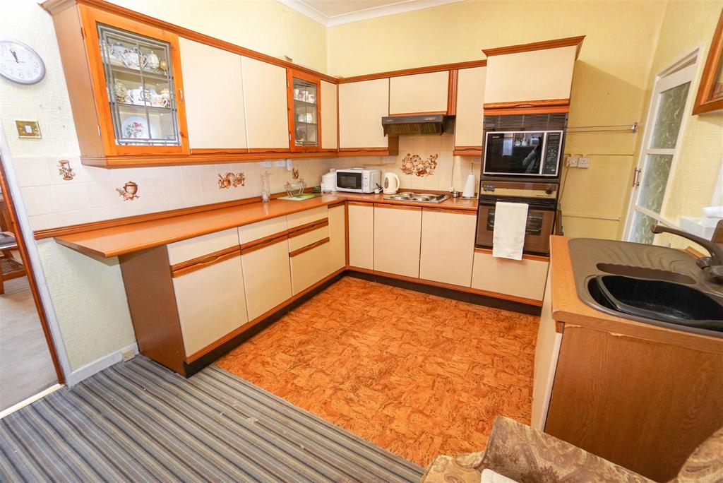 KITCHEN (1 of 1).jpg