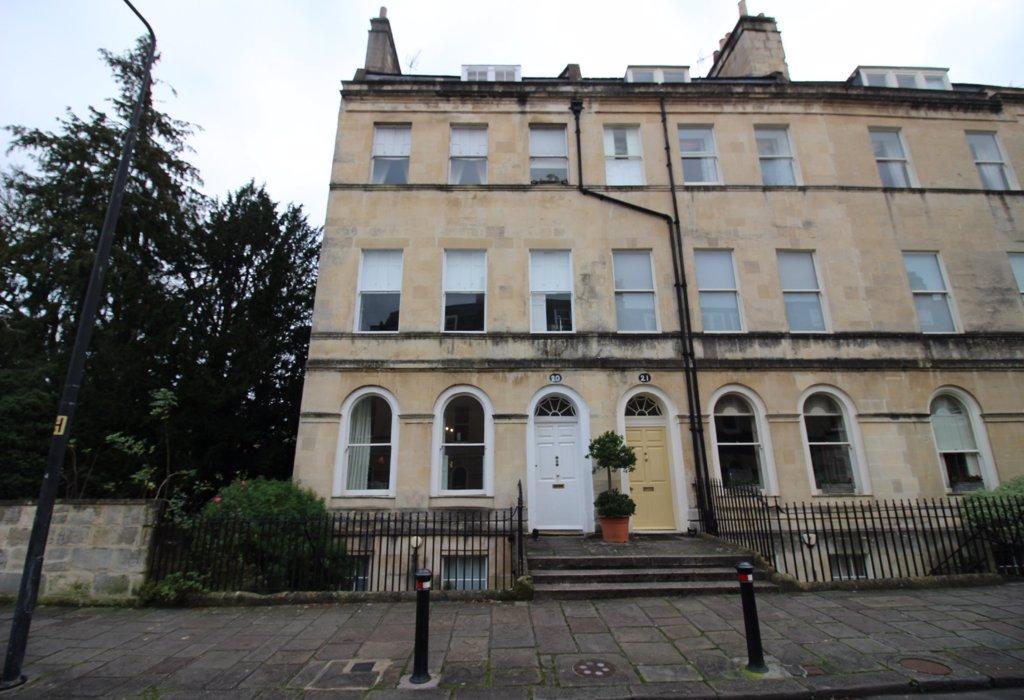 Henrietta Street, Bath 2 bed apartment to rent £1,150 pcm (£265 pw)