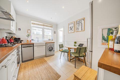 2 bedroom maisonette for sale, Sellincourt Road, Tooting