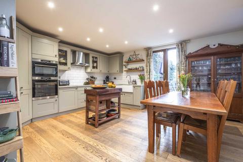 4 bedroom semi-detached house for sale, London Road, Southborough, Tunbridge Wells