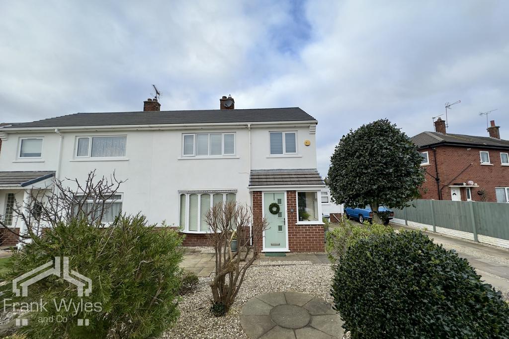 Worsley Road, Ansdell 2 bed semidetached house for sale £235,000