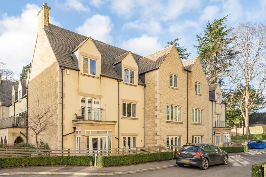 Stratton Court Village, Stratton... 2 bed apartment for sale £480,000