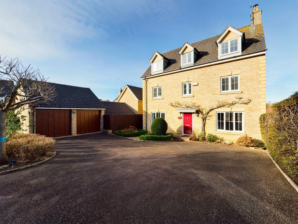 Northampton Road, Towcester, NN12 5 bed detached house for sale £620,000