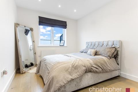 2 bedroom penthouse for sale, Byron Court, 48 Flamstead End Road, Cheshunt, Hertfordshire, EN8 0HU