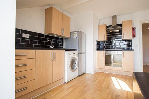 1 bedroom apartment to rent, Apt 6, 21 Hyde Terrace, 21 Hyde Terrace LS2